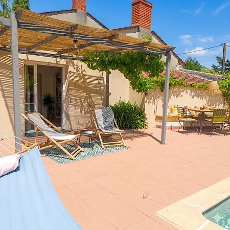 Privée Avec Salon Et Coin Cuisine Extérieur