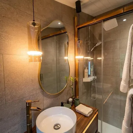 Couette-café Privée Avec Salon Et Coin Cuisine Extérieur